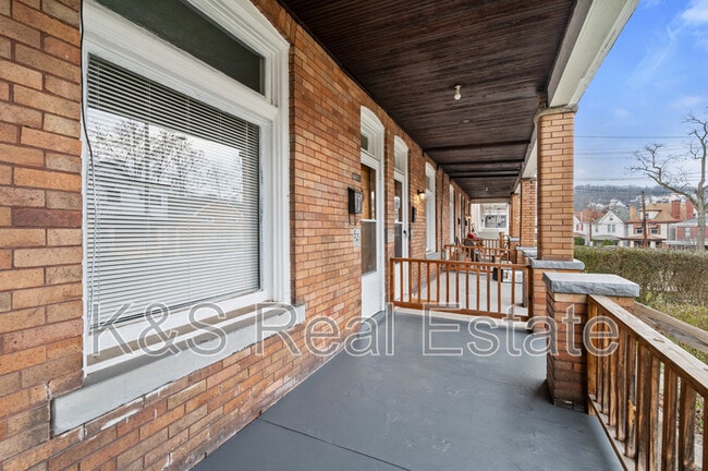 Building Photo - 521 Marwood Ave