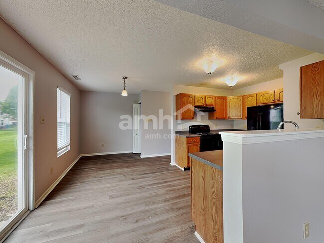 Foto del edificio - 1779 Feather Reed Ln