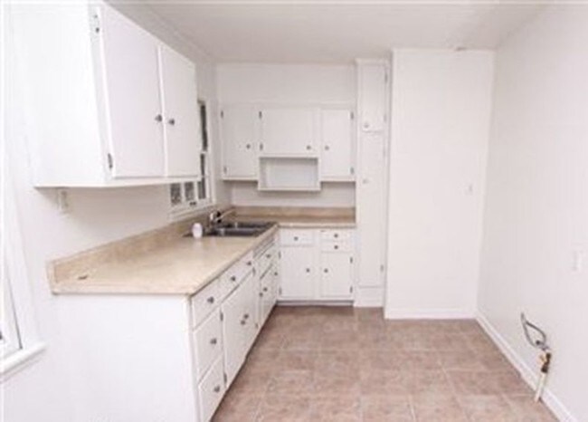 Foto del edificio - 1805 W State Blvd