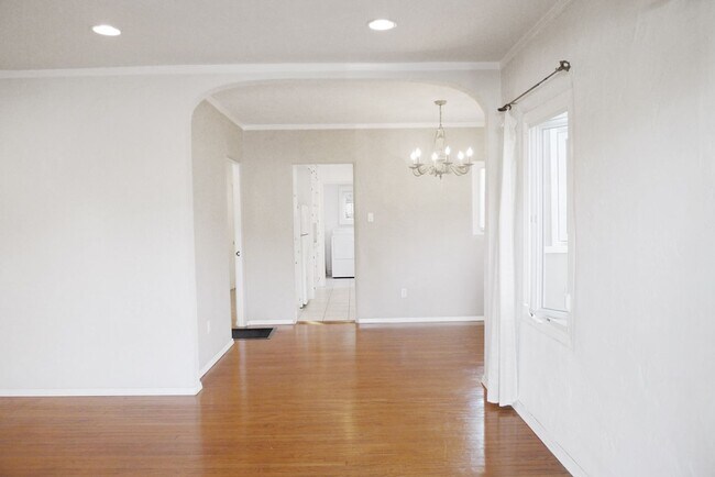Building Photo - Beautiful 2 Bedroom Home In Long Beach