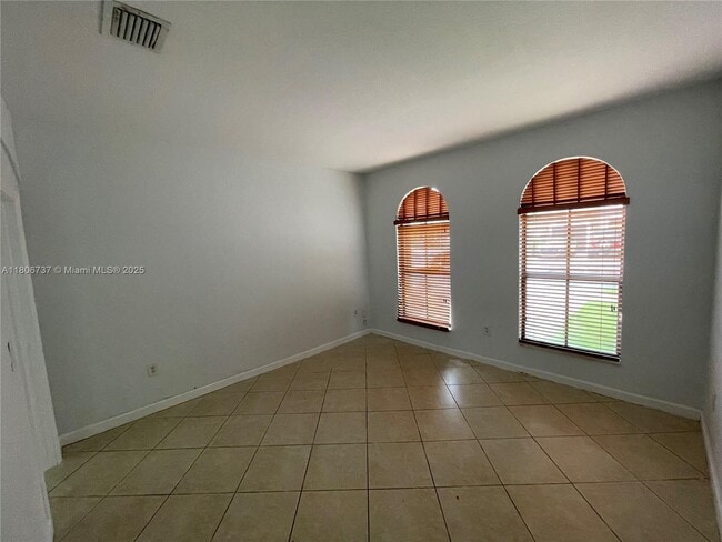 Foto del edificio - 3252 NW 103rd Pl