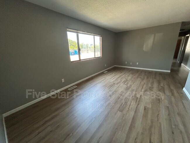 Building Photo - 155 S Durkin Dr