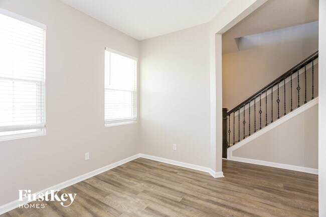 Foto del edificio - 390 Auburn Oaks Rd E