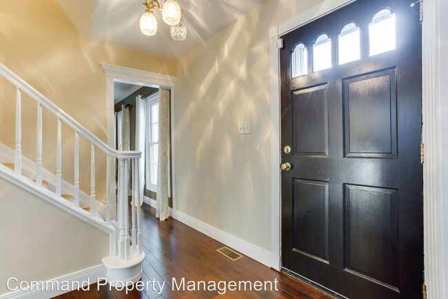 Building Photo - 5 br, 3.5 bath House - 10729 Acorn Knoll
