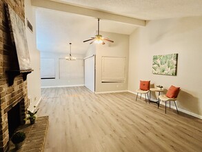 Building Photo - 2403 Chimneystone Cir