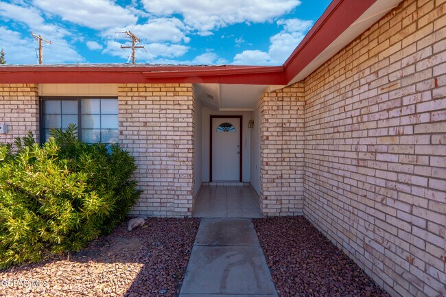Foto del edificio - 7324 Canyon Run Dr