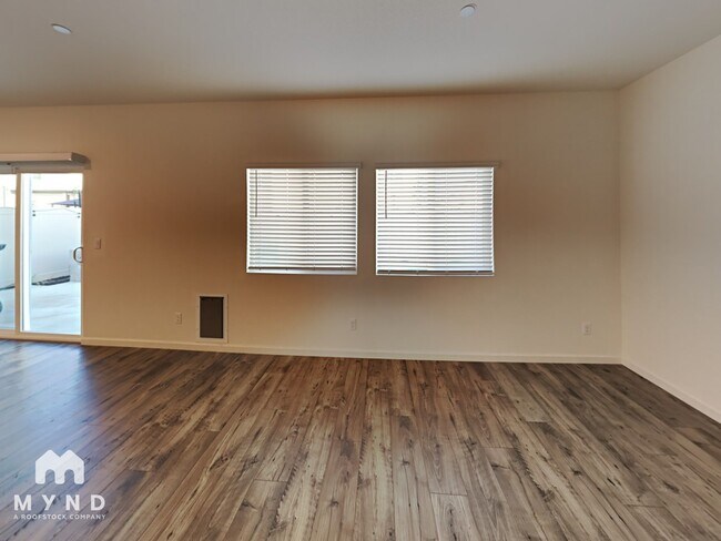 Foto del edificio - 3831 Berrybridge St