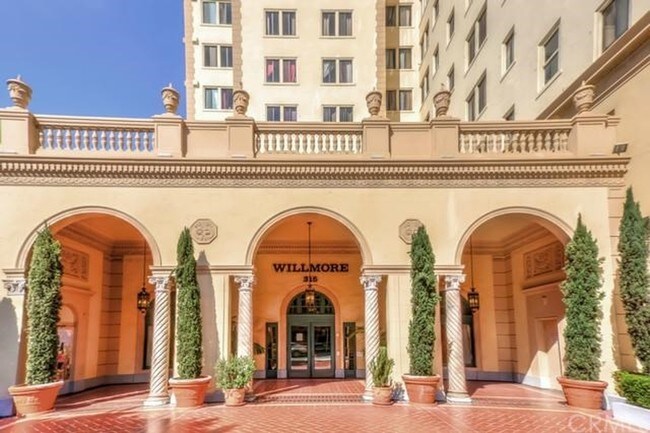 Entrance - 315 W 3rd St