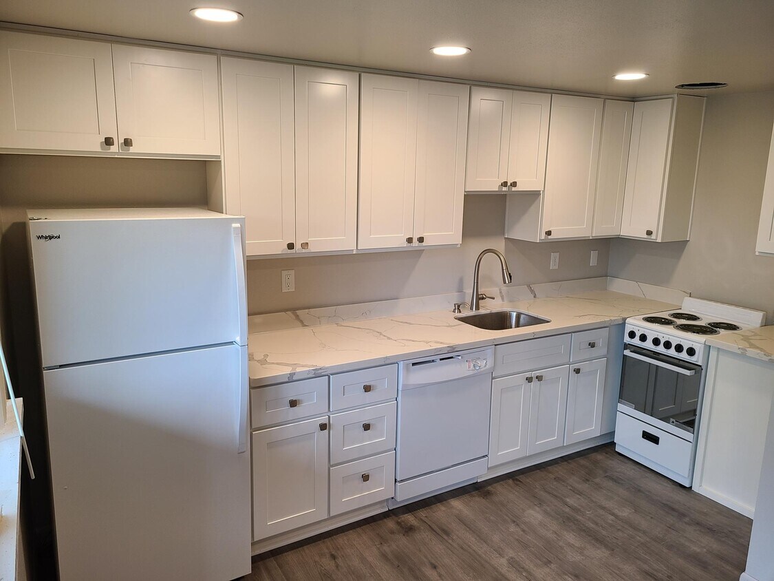Foto principal - 1013 3rd Ave NW