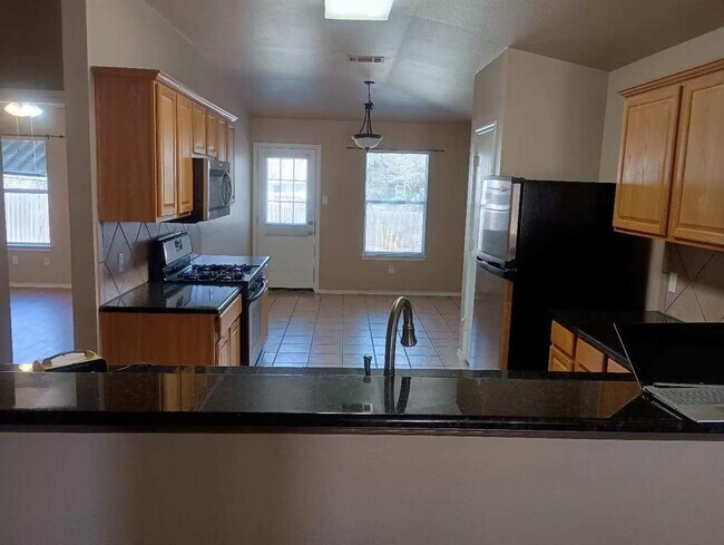 Building Photo - 369 Lake Washington Dr