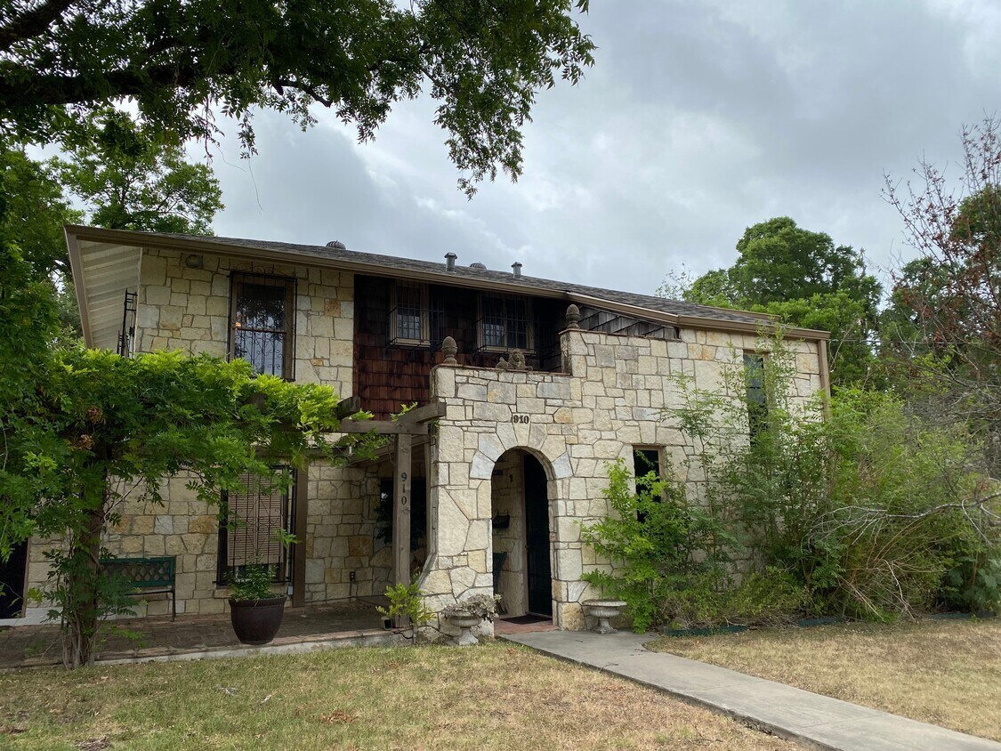 910 Nacogdoches Rd, Alamo Heights, TX 78209 House Rental in Alamo