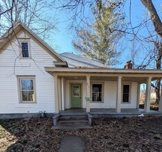 Building Photo - 817 S Newton Ave