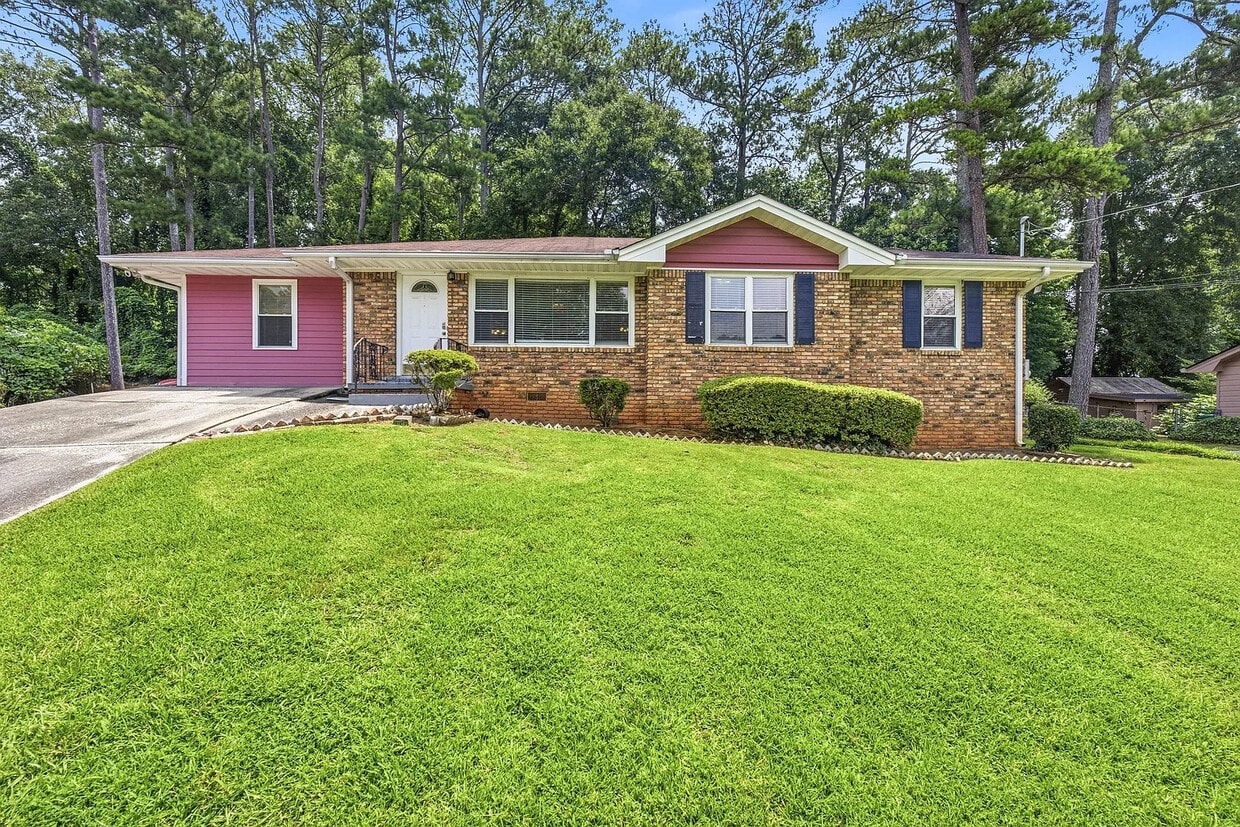 Room in House on Rollingwood Ct SE - Room in House on Rollingwood Ct SE