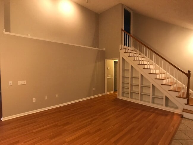 Building Photo - 9637 Lehigh Ave