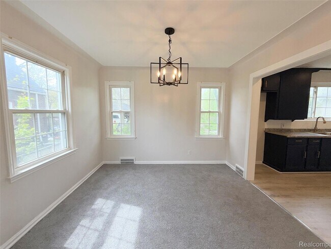 Foto del edificio - 11375 Roxbury St
