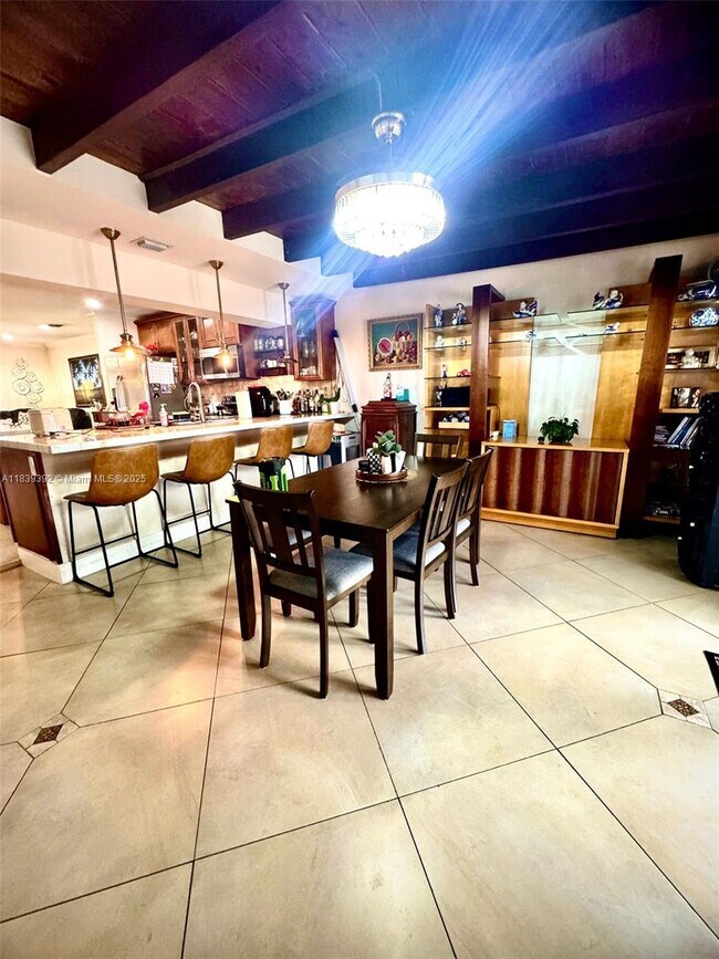 Foto del edificio - 2241 SW 43rd Ave