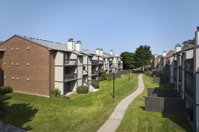 Building Photo - Meadowvale Gardens Apartment