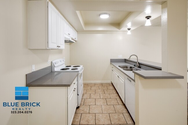 Building Photo - 451 S Harvard Blvd