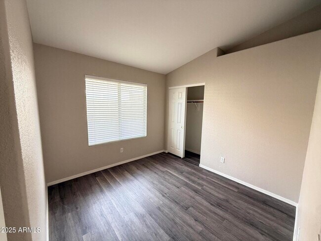 Foto del edificio - 3518 W Charlotte Dr