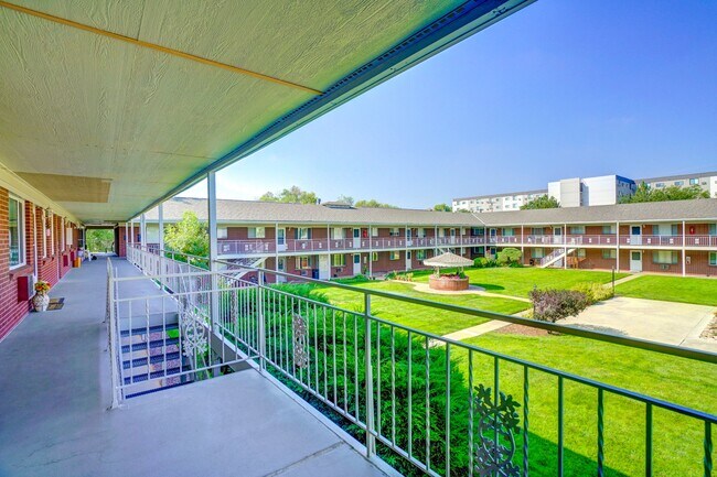 Foto del edificio - 375 S Depew St