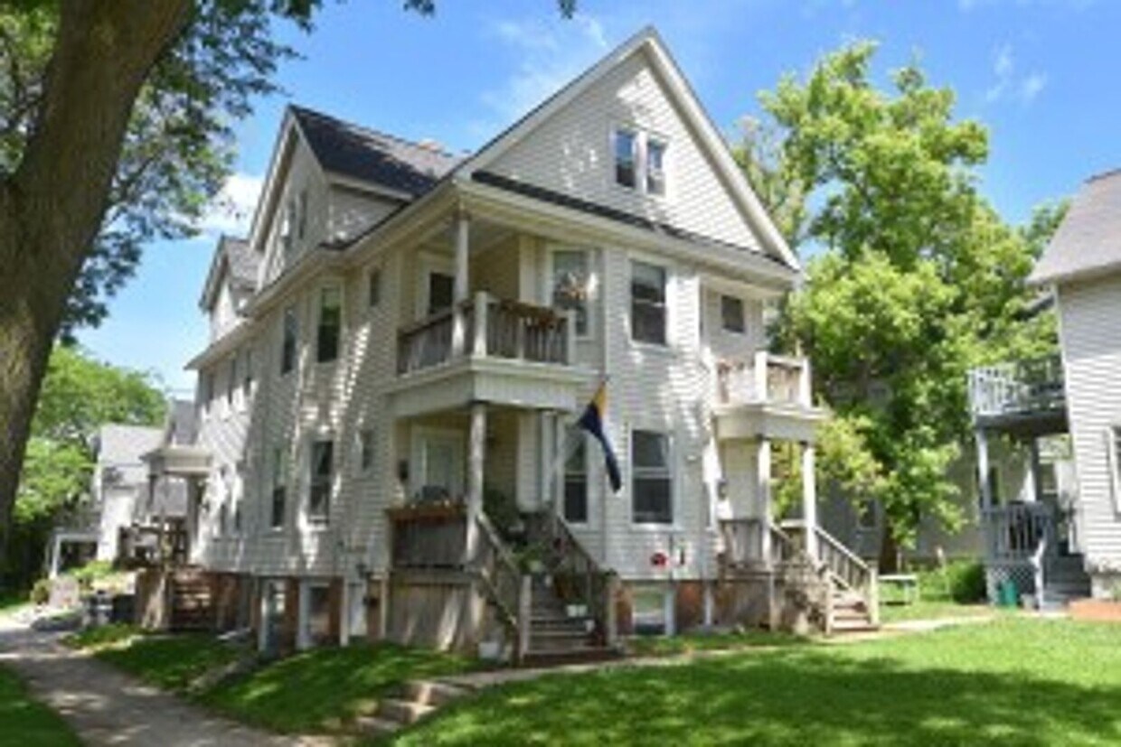 Primary Photo - Welcome Home to this Beautiful Apartment i...