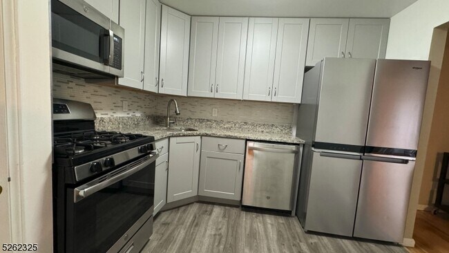 Foto del edificio - 98 Crestview Ln