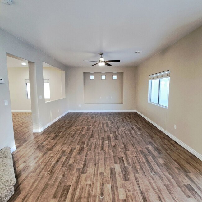 Foto del edificio - Coming Soon...Stunning Four Bedroom Home i...
