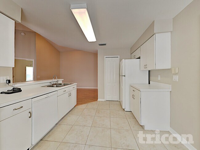 Building Photo - 308 Sonoma Dr