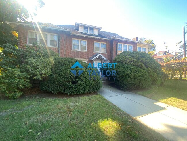 Foto del edificio - 200 Commonwealth Ave