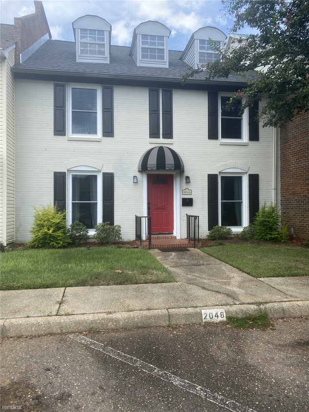2048 W Main St, Dothan, AL 36301 Townhome Rentals in Dothan AL