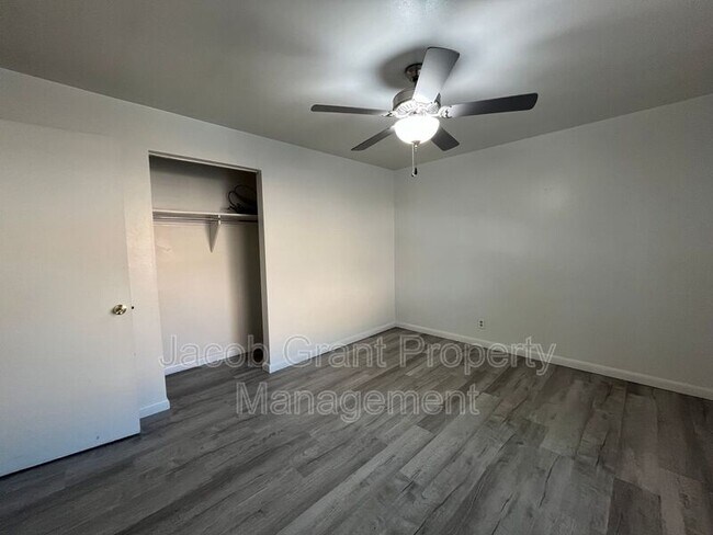 Foto del edificio - 575 Tiger Ave