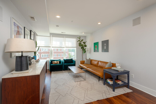 Building Photo - 603 Kennedy St NW