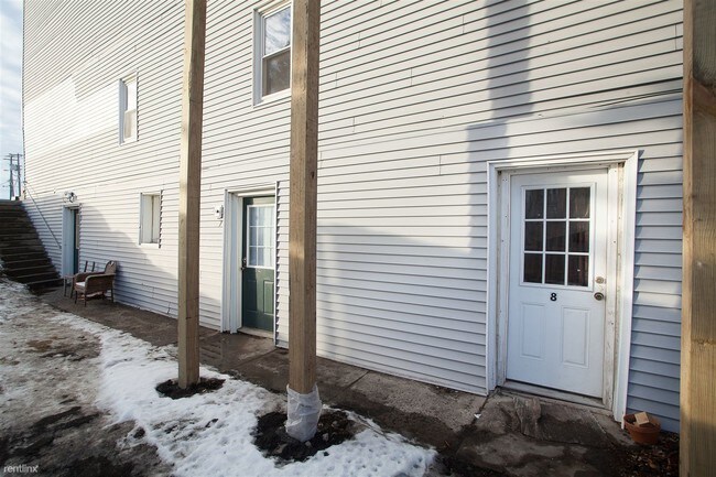 Building Photo - 313 S Cascade St