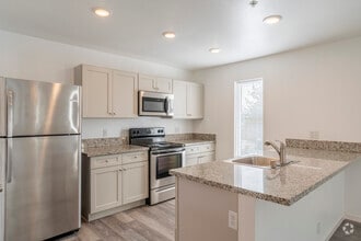 Interior Photo - 401 Linden St