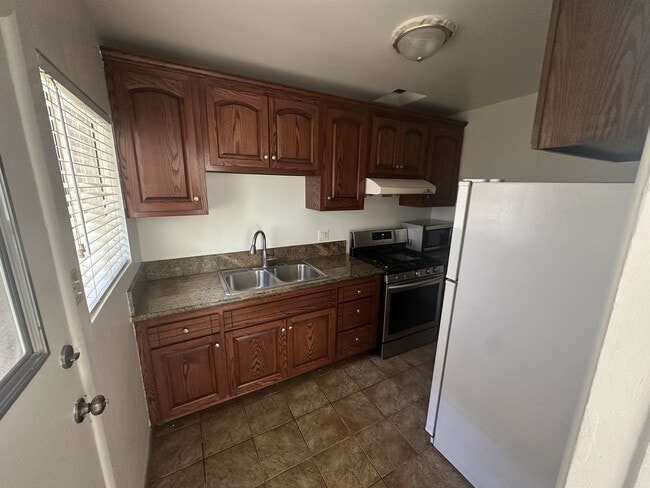 Kitchen - 2548 8th Ave