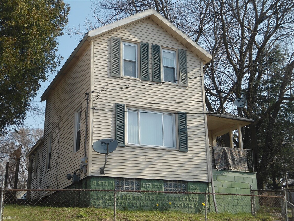 Primary Photo - 3 br, 1 bath House - 1105 Baxter St SE