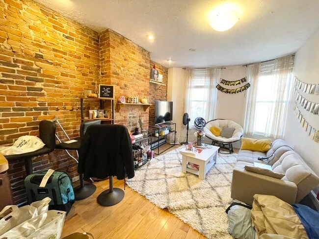 Las imágenes son muestras representativas de la unidad anunciada. Las unidades reales mostradas durante los recorridos pueden variar. - 206 Northampton St