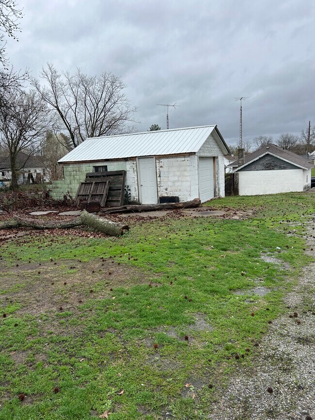 Foto del edificio - 404 S Thomas St