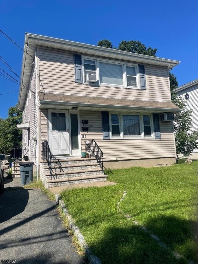 Building Photo - 156 6th Ave