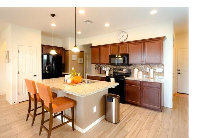 Building Photo - 16813 S 178th Dr