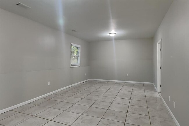 Building Photo - 2530 Lorne Ct SW