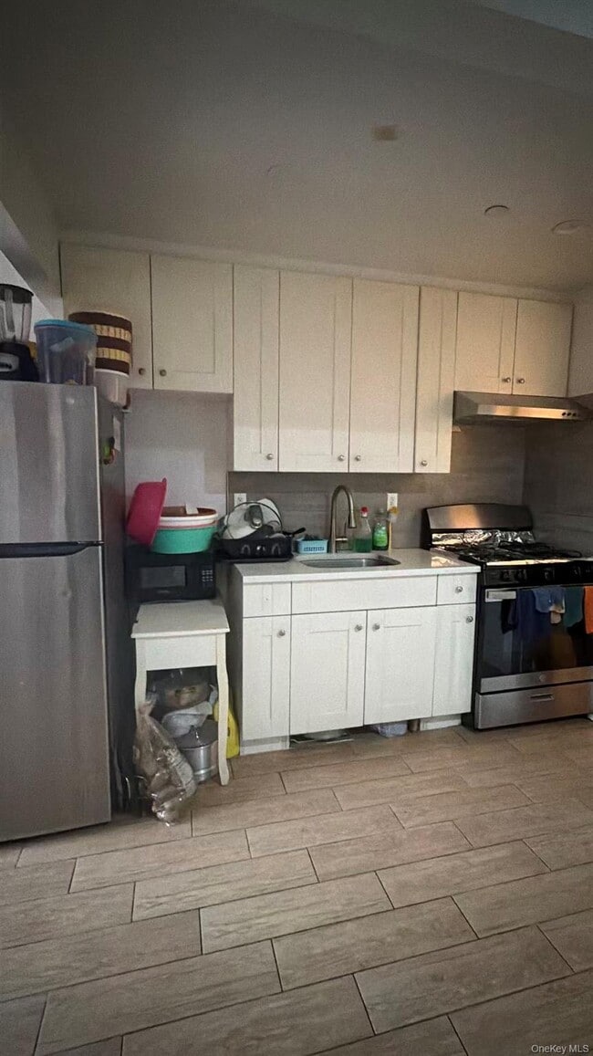 Building Photo - 93-17 Lamont Ave