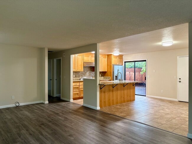 Foto del edificio - 1139 Meridian Cir