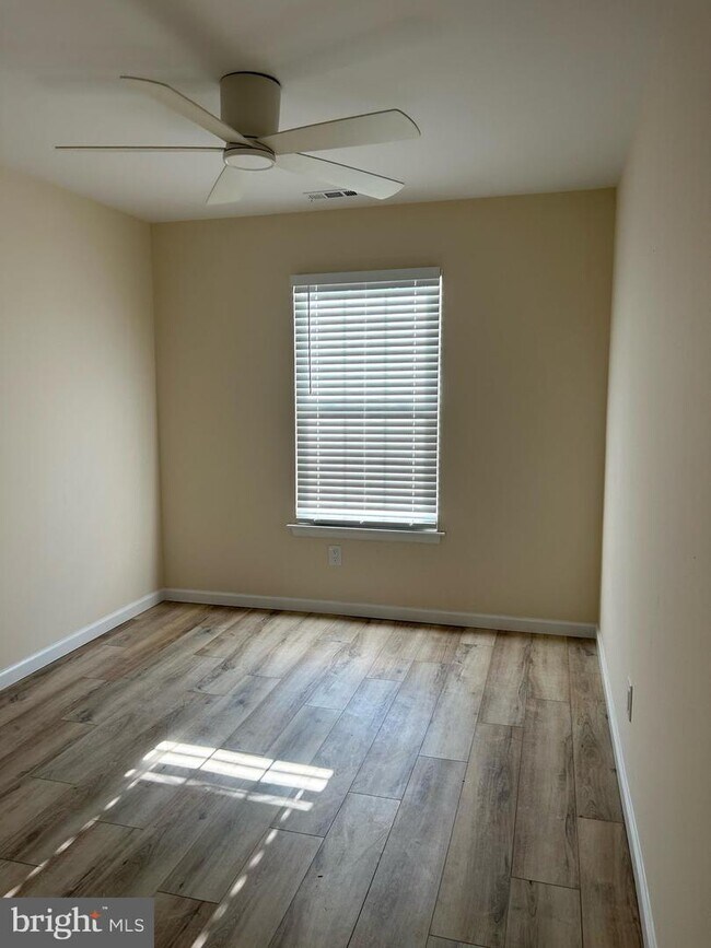 Foto del edificio - 1682 Thornwood Dr