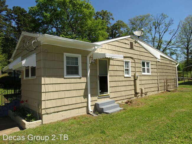 Building Photo - 3 br, 1.5 bath House - 9607 Red Lane Dr.