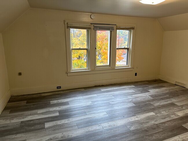 Foto del edificio - 1221 Summit St