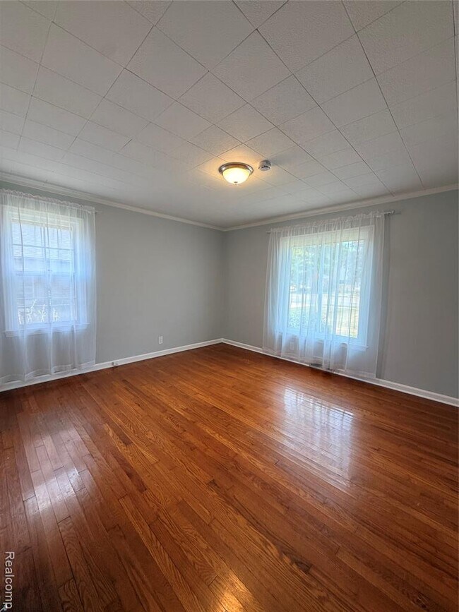 Foto del edificio - 20216 E 11 Mile Rd