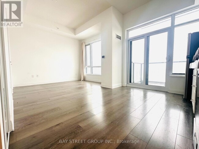 Building Photo - 3220 Sheppard Ave E