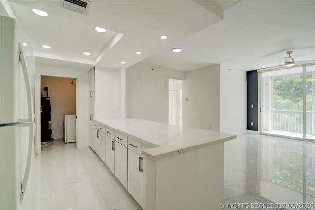 Foto del edificio - 9805 NW 52nd St
