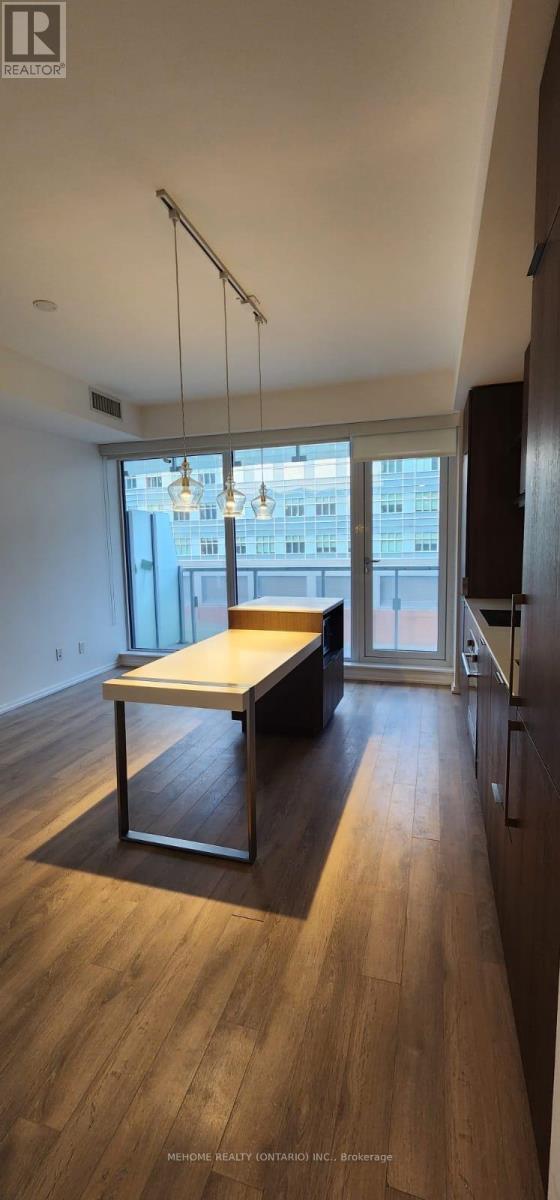 Building Photo - 197 Yonge St